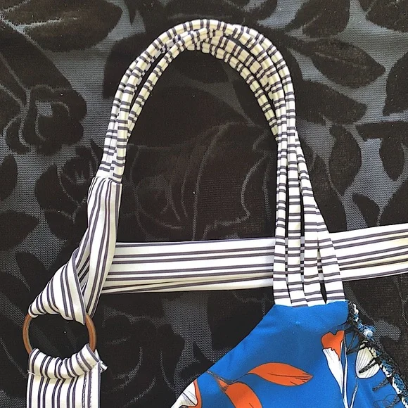 4/$25 NWT--Women's Red Carter Blue and White Floral Lola Top S - Picture 7 of 9